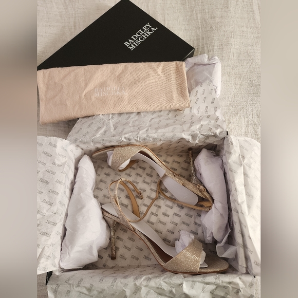 Badgley Mischka Collection Noa Ankle Strap Sandal (Women) Size 9 - Picture 7 of 7